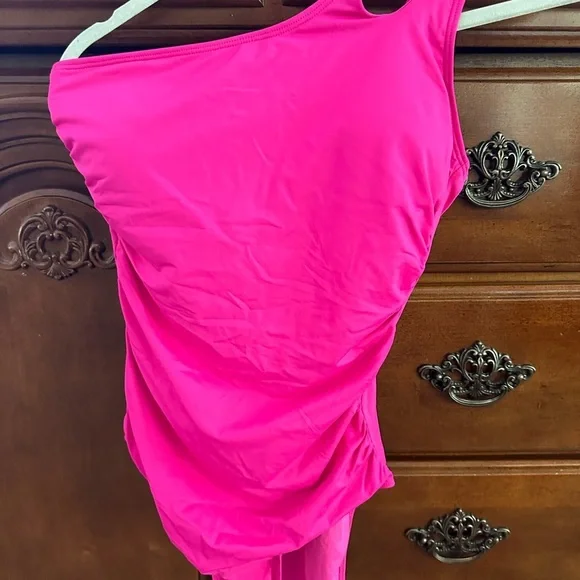 One-Shoulder Pink Swimsuit - Picture 2 of 8